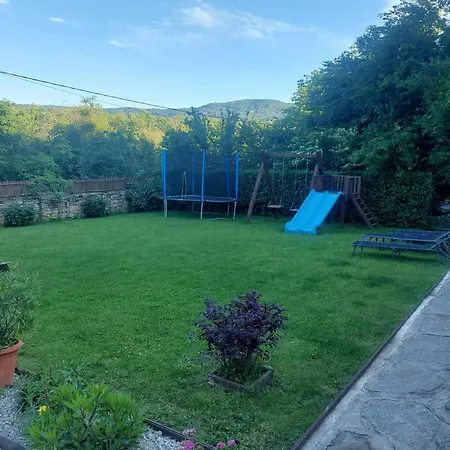 митровата къща Tatil Evi *