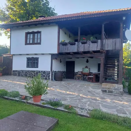 Holiday home митровата къща Raynovtsi