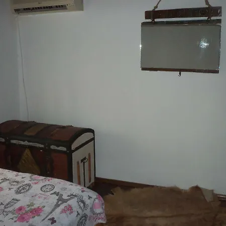 митровата къща