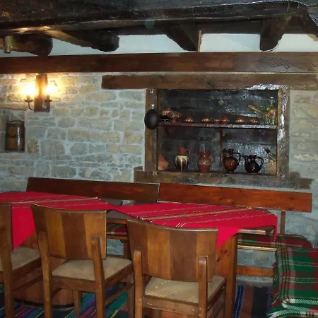 Holiday home митровата къща *