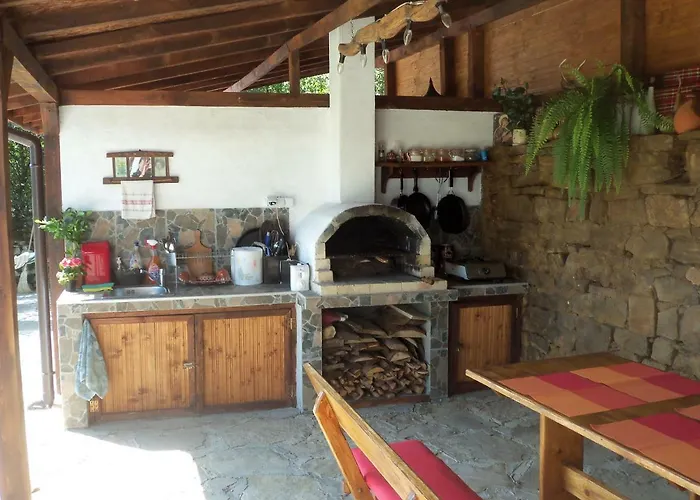 митровата къща Nyaraló