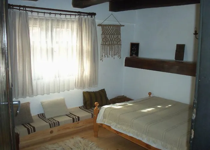 митровата къща Nyaraló *